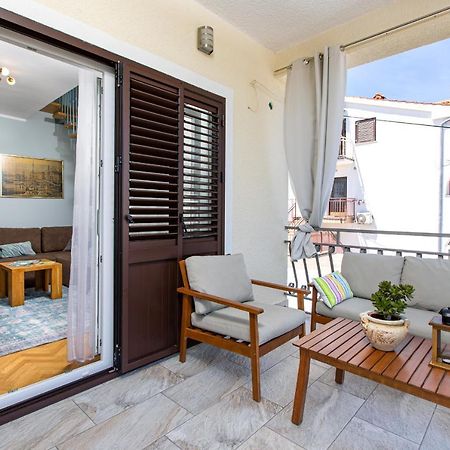 And Charming Apartment In Vantacici Malinska Exterior foto