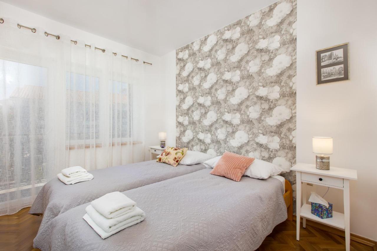 And Charming Apartment In Vantacici Malinska Exterior foto